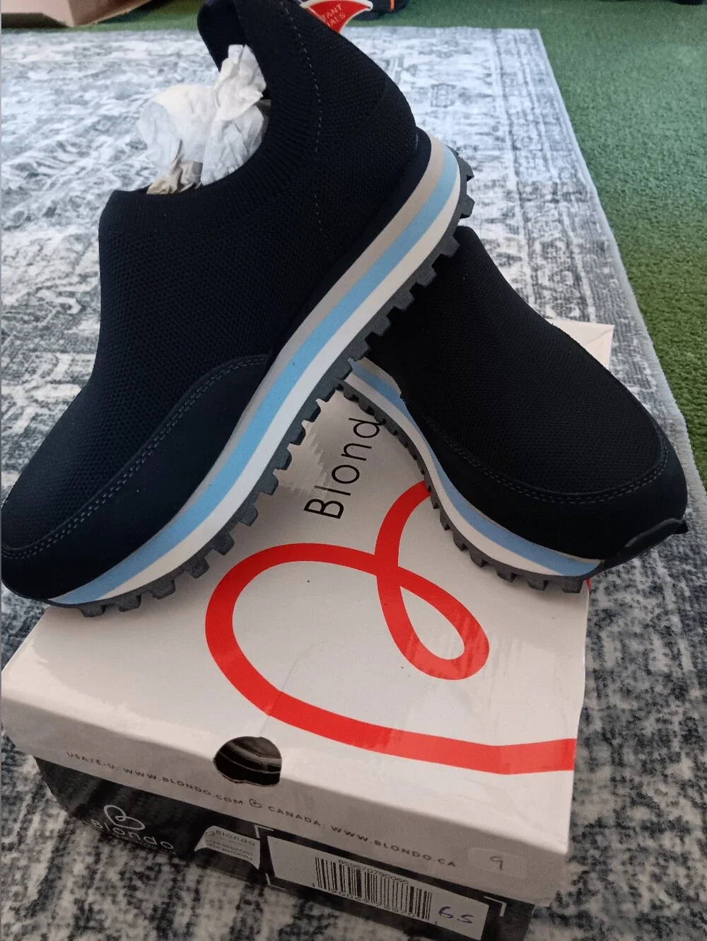Blondo Navy Blue Slip-On Mesh Sneaker with Light Blue Accent Size 6.5